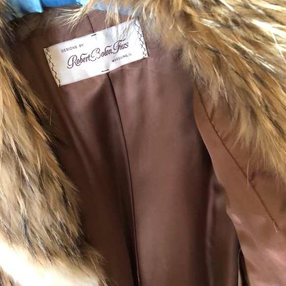Stroller jkt with coyote fur on top half & leather on bottom half also fringe. - Picture 10 of 11